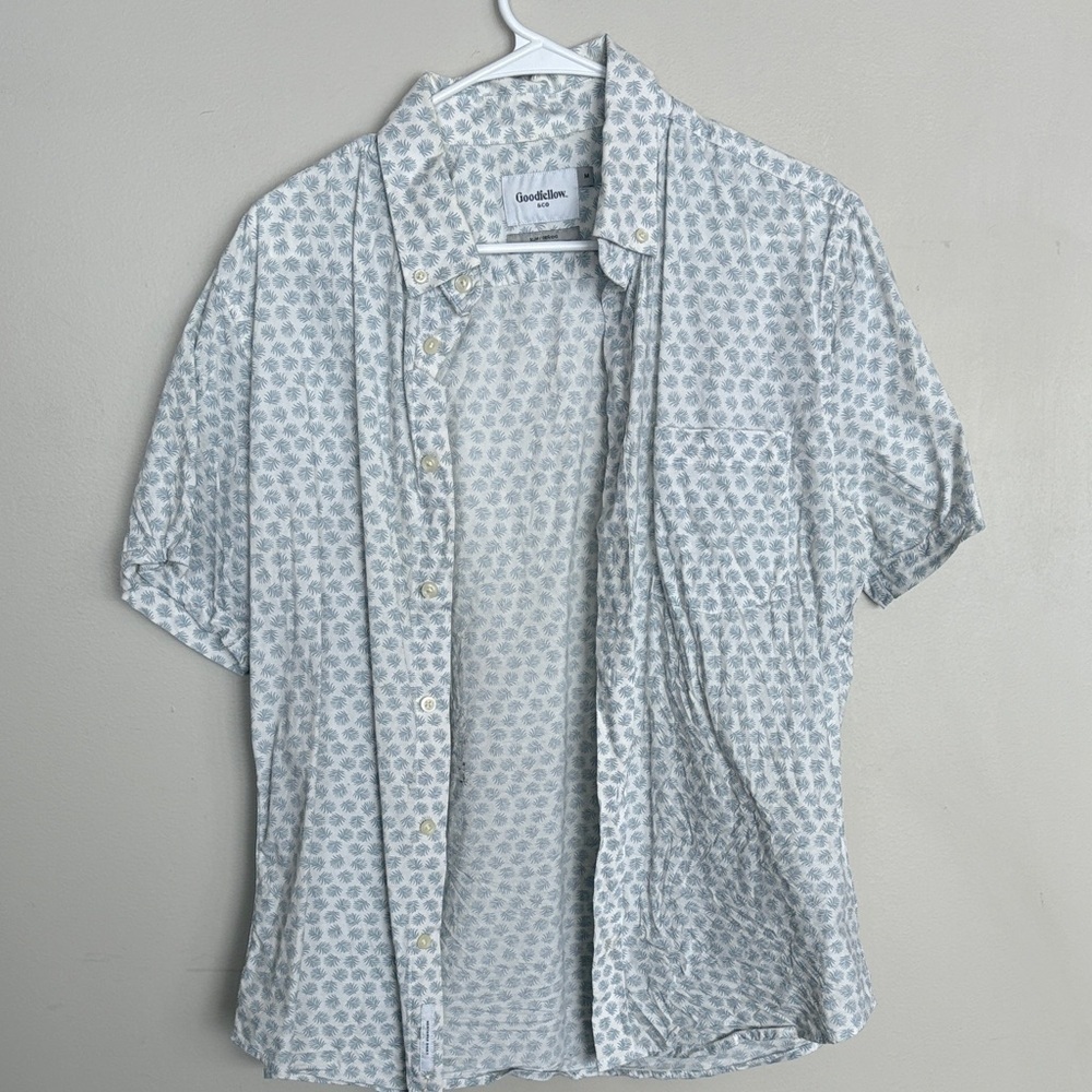 Goodfellow & Co Men’s Slim Fit Short Sleeve Button Up Shirt Medium